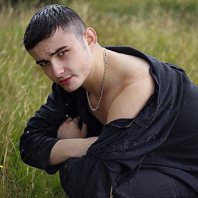 Ljay  Halliday 